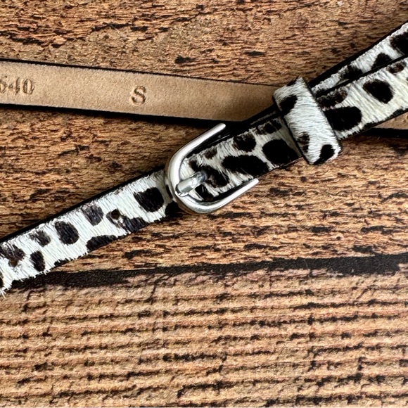 Ann Taylor Calf Skin White and Black Leopard Print Skinny Belt Womens SMALL - Picture 2 of 4